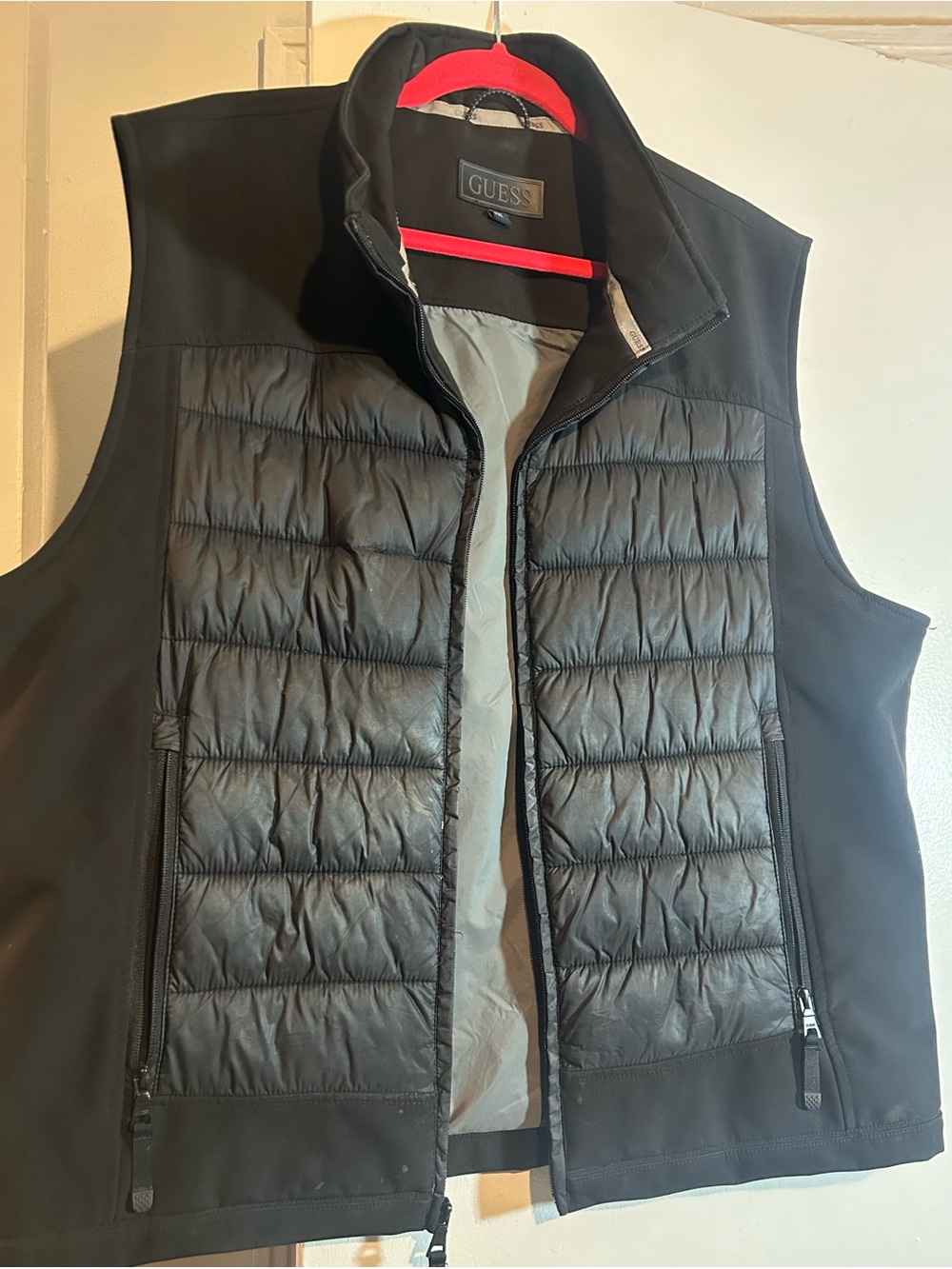 GUESS Men’s Black Quilted Hybrid Vest